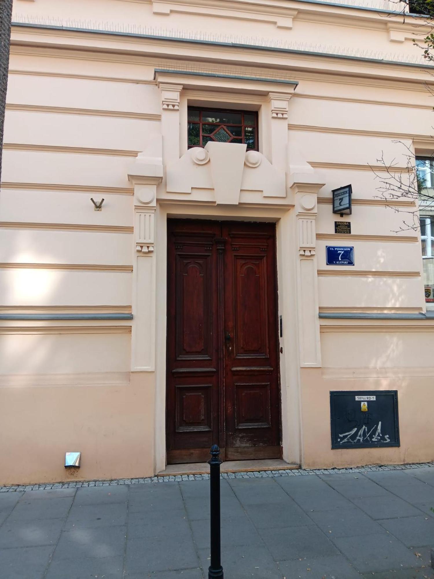 Apartament Rozy Krasków Exterior foto